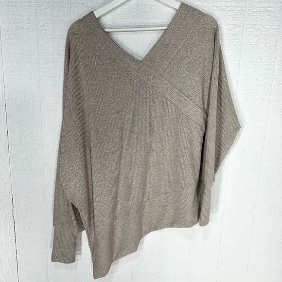 Stella & Dot asymmetrical v neck sweater size S - Picture 5 of 9